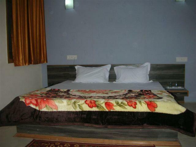 Sbm Hotel Juliāsar Kültér fotó